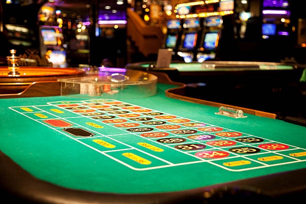 cumi Wild West Gold slot game interface showing five reels and payline layout